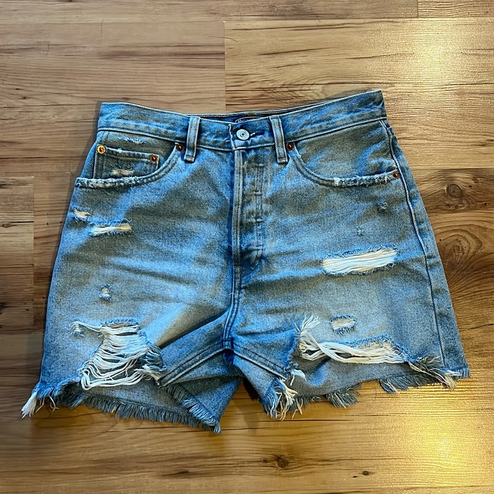 Abercrombie and Fitch High Rise 4” short